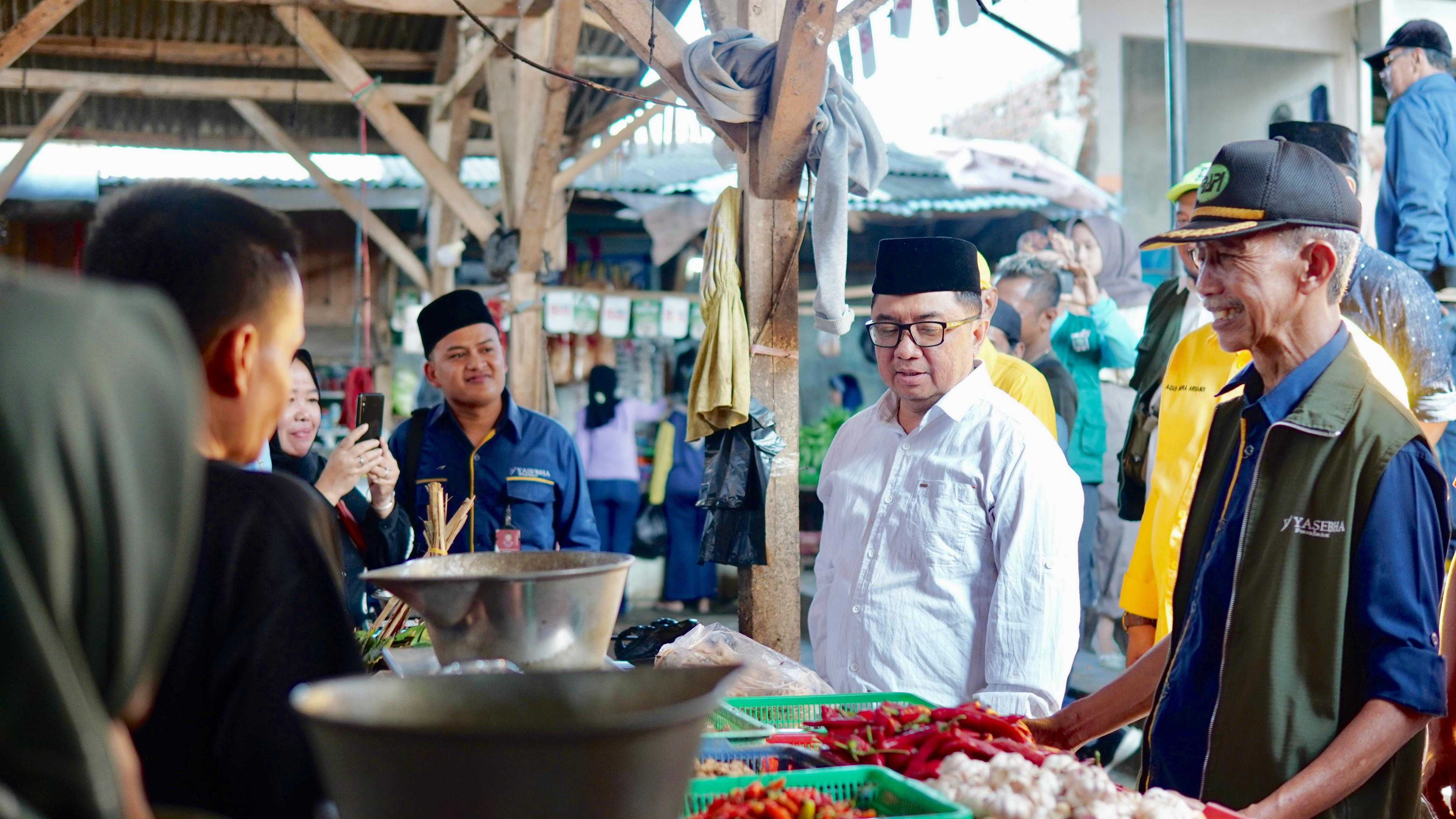 Syakur Amin Kunjungi Pasar Sehat dan Garmen, Syakur Amin Respon Keluhan UMR dan Janjikan Beasiswa